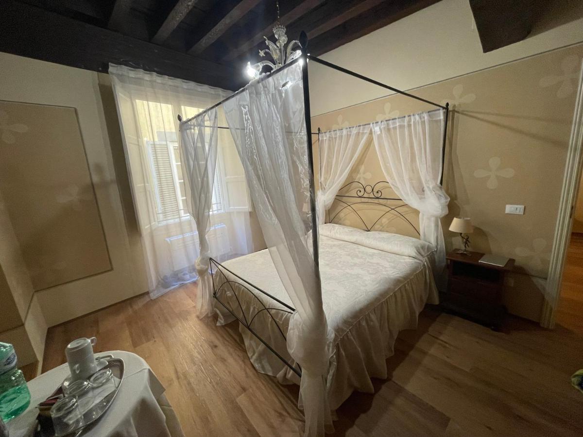 Bed and Breakfast La Boheme Лукка Екстер'єр фото